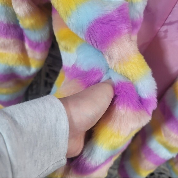 Daisy Street Curve Pastel Rainbow Striped Zipped Faux Fur Jacket with Pockets - Picture 5 of 9